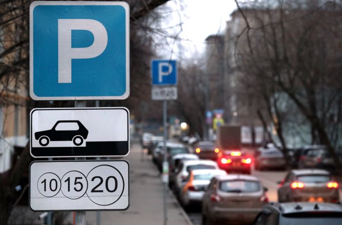 У Москві розширили зону платного паркування. Ціни на парковку помінялися майже на 200 вулицях