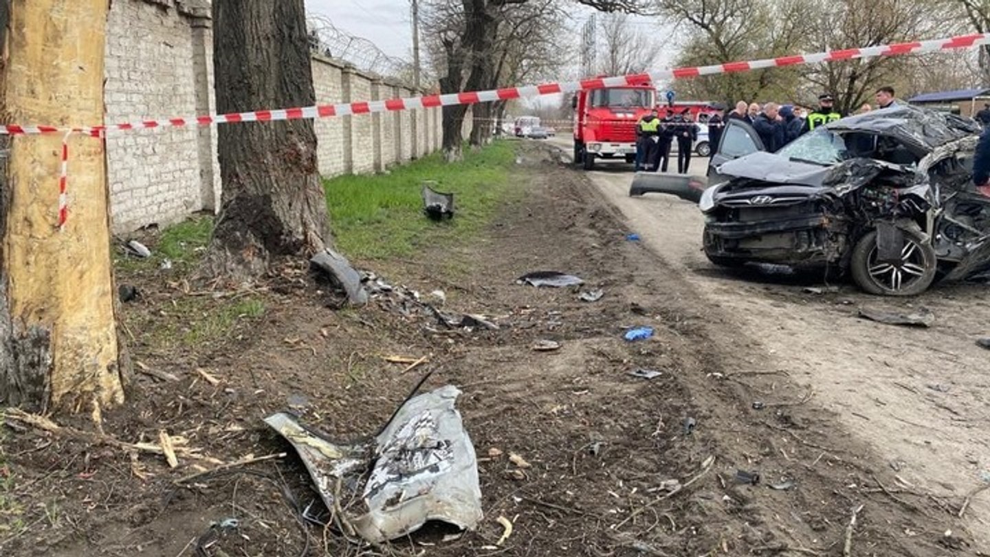 У Ростовській області п'ятеро підлітків загинули в аварії. За кермом був 14-річний хлопчик