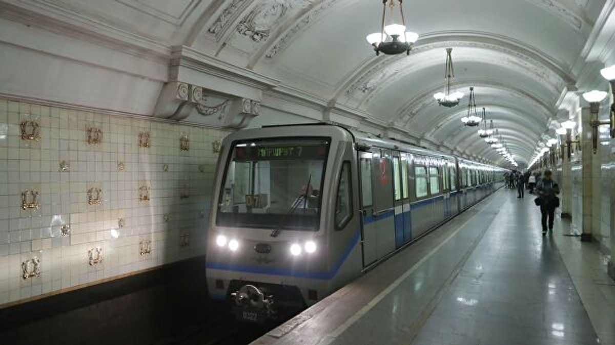 Два співробітника московського метро розповіли про звільнення з-за підтримки Навального. Їх прізвища були в злитої базі учасників мітингу