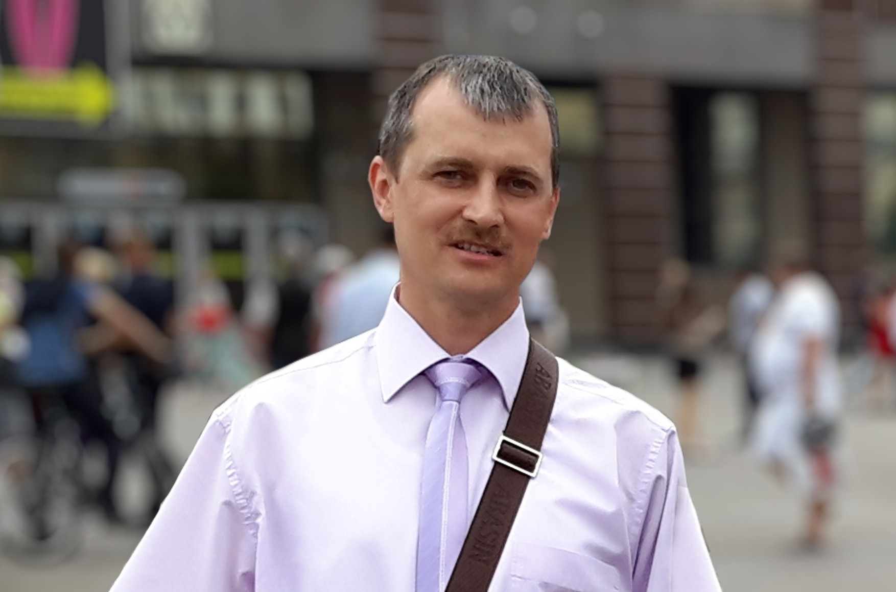 Свідки Єгови Костянтина Баженова депортують в Україну після звільнення з колонії