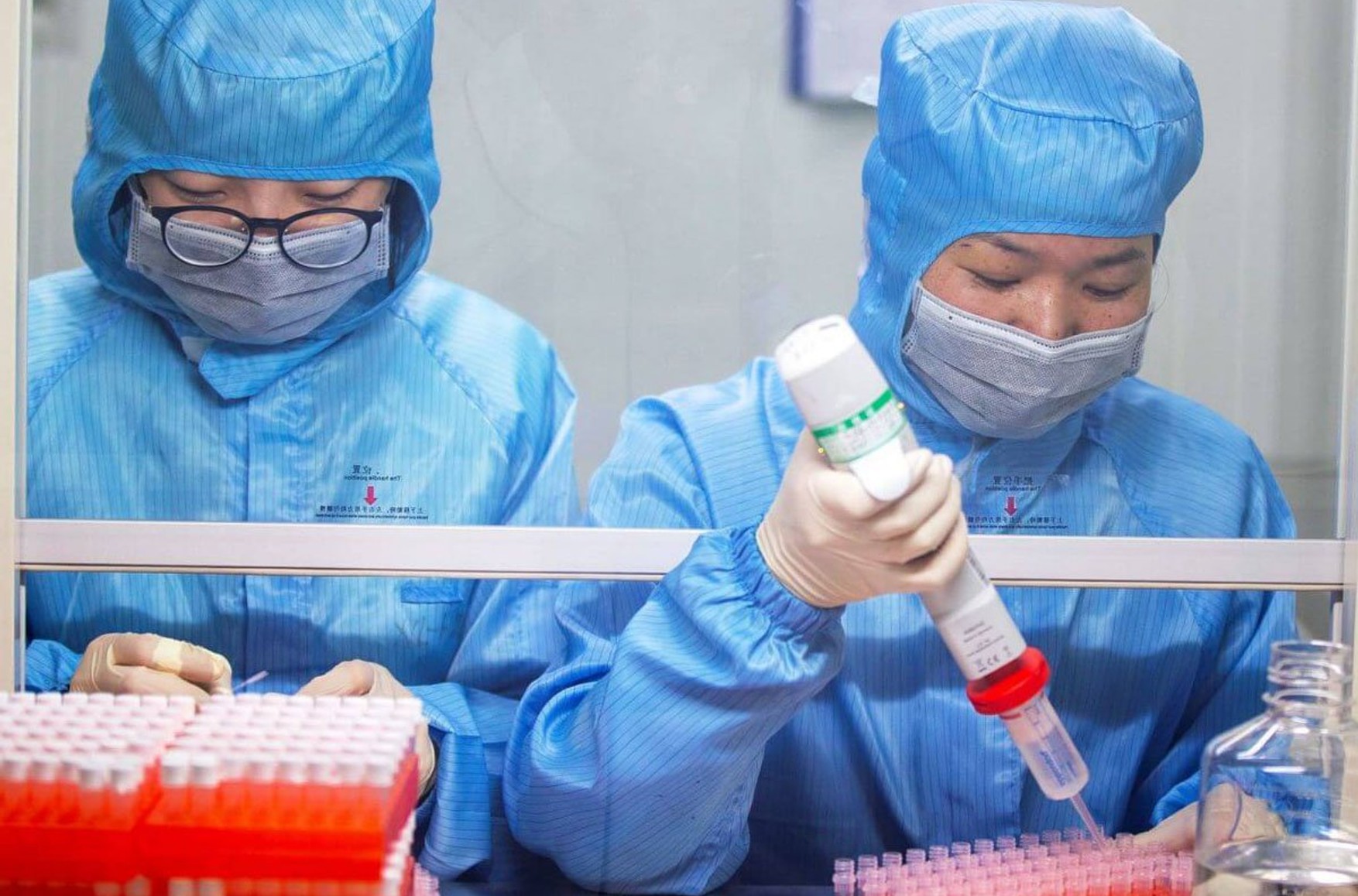 Британська розвідка вважає можливою витік вірусу COVID-19 з китайської лабораторії в Ухані - The Sunday Times