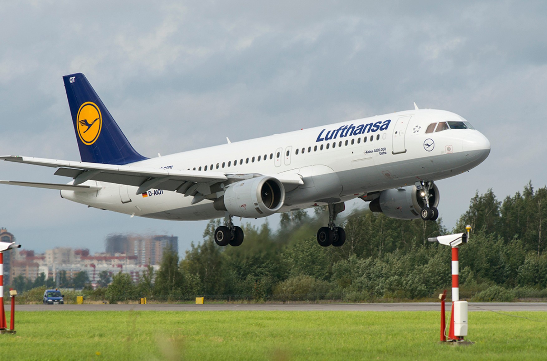 Авіакомпанія Lufthansa отримала дозвіл на польоти в Москву і Санкт-Петербург в обліт Білорусі