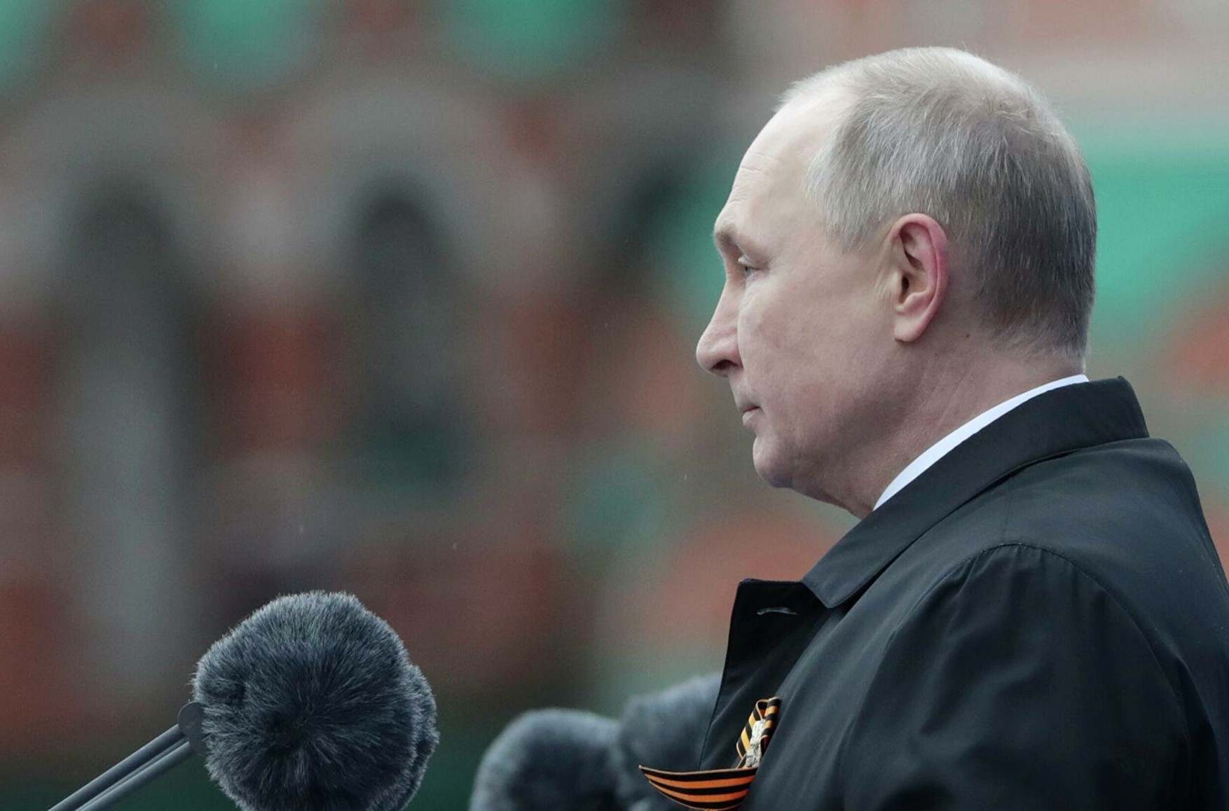 «Збіговиська недобитих карателів». Путін виступив на параді Перемоги і заявив про спроби деяких сил переписати історію