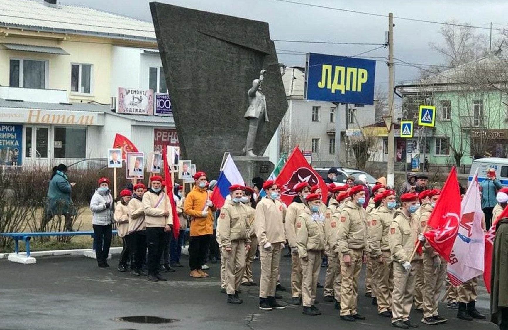 В Іркутській області провели ходу в ім'я «Епохи Путіна». У ньому брали участь діти і силовики