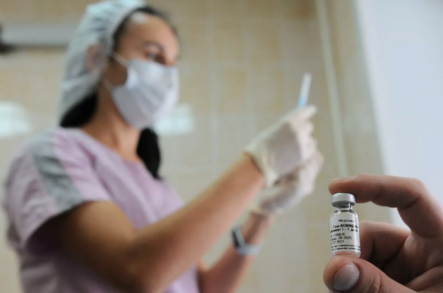 Медведєв припустив введення в Росії обов'язкової вакцинації від коронавируса