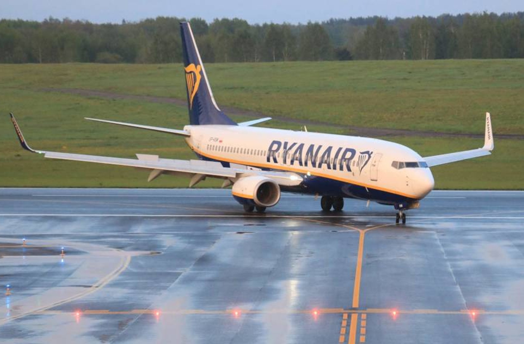 В аеропорту Варшави заявили, що не отримували прохання прийняти літак Ryanair