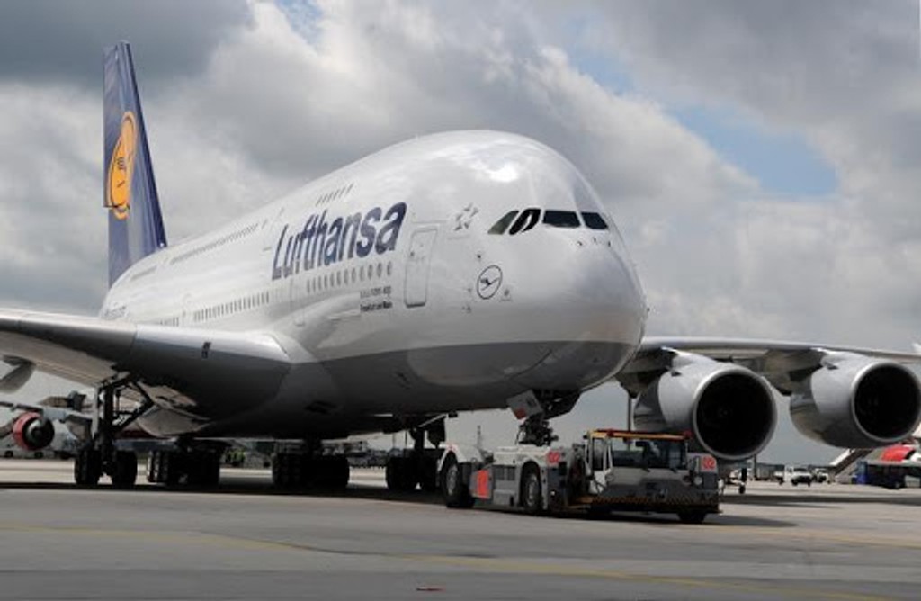 Німецька авіакомпанія Lufthansa оголосила про припинення польотів у повітряному просторі Білорусі