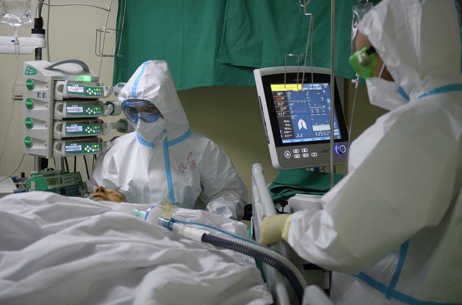 Москва знову оновило рекорд смертності від COVID. 124 пацієнта за добу померли, 7246 - захворіли