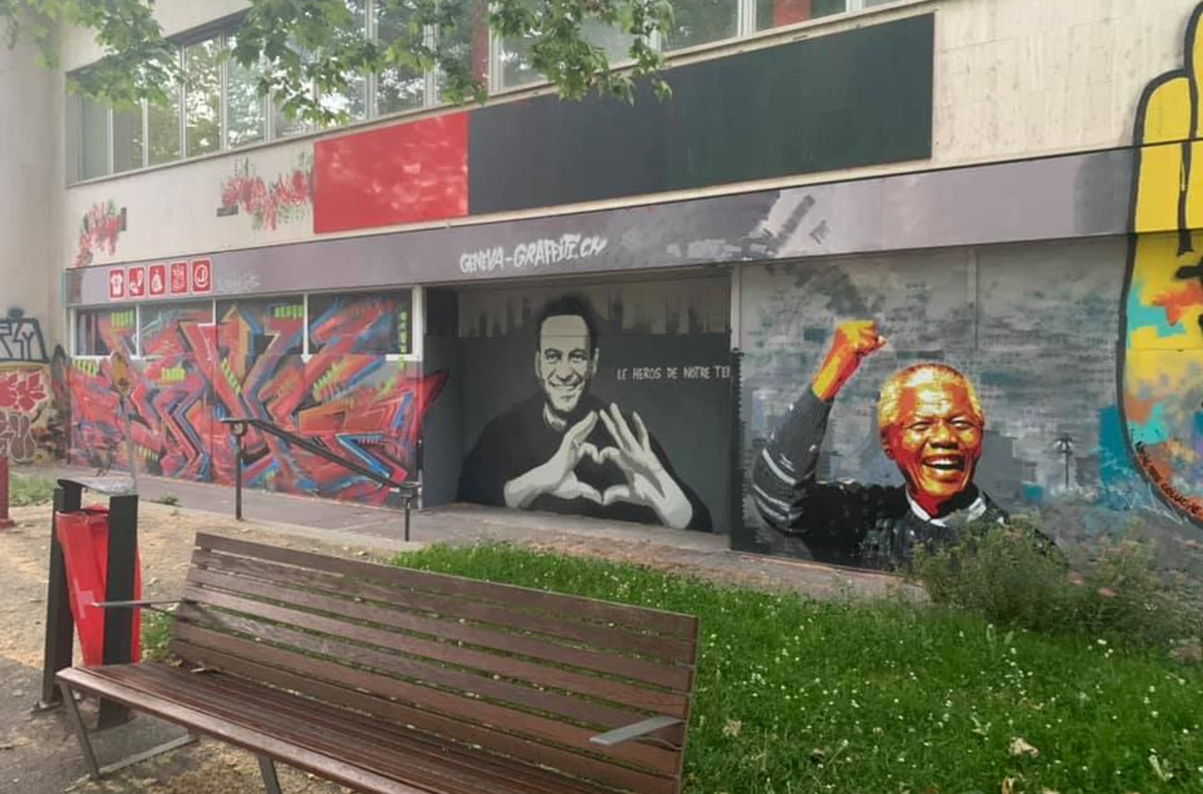 У Женеві перед зустріччю Путіна і Байдена з'явилося графіті з Навальний. Малюнок повторює петербурзький, зафарбований комунальниками