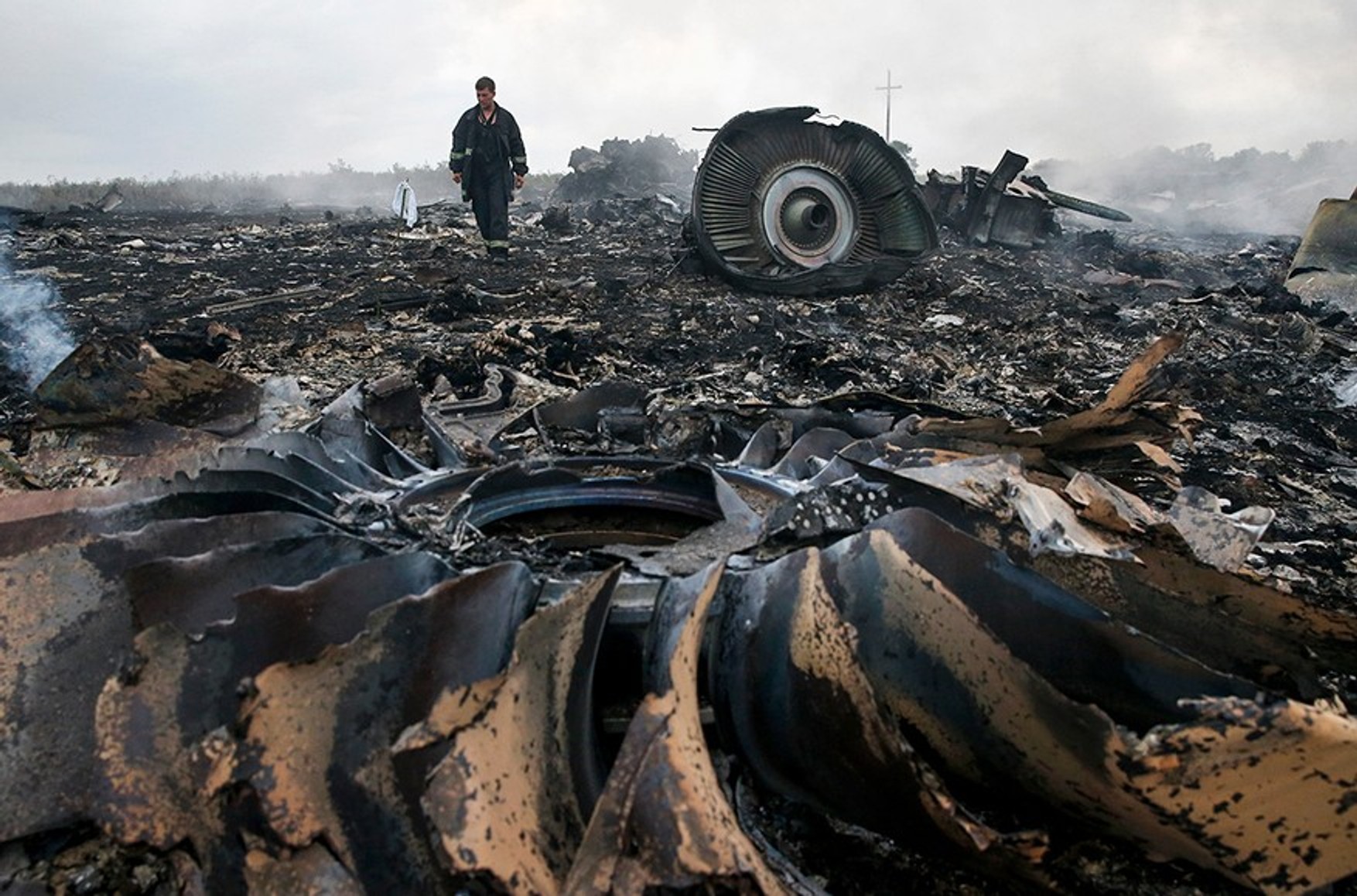 Сім'ї загиблих під час катастрофи MH17 звернулися до Путіна, вимагаючи припинити заперечувати причетність Росії до трагедії