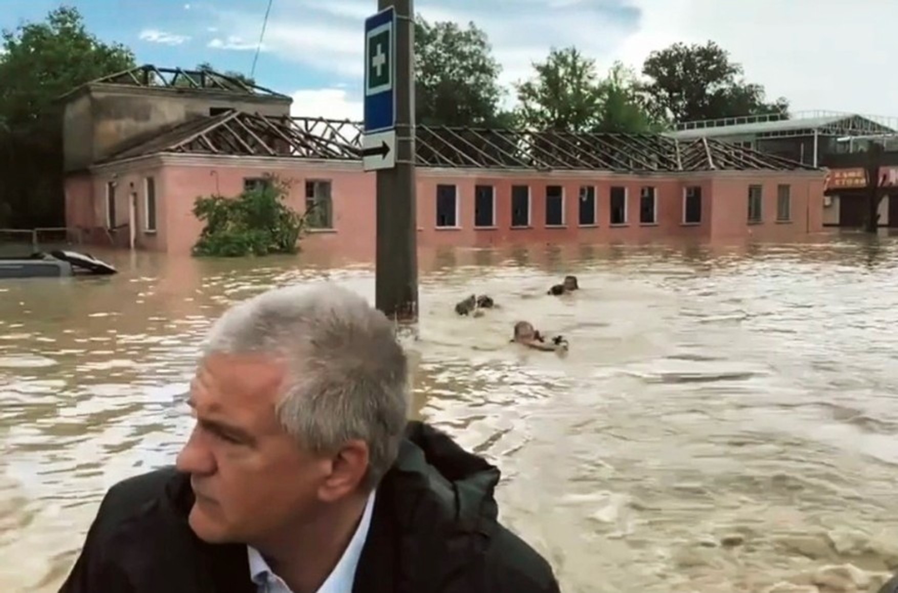 Глава Криму Аксьонов нагородить співробітників МНС, які слідували за ним уплав в затопленій Керчі