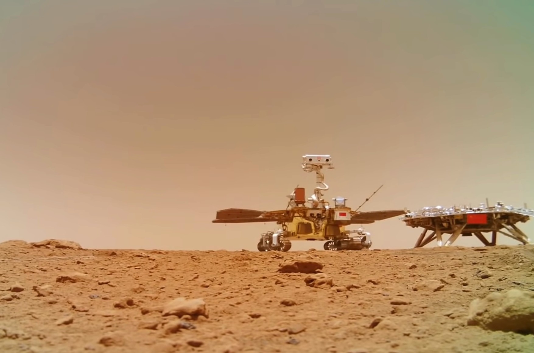 Космічне управління Китаю показало відео, зняте на Марсі