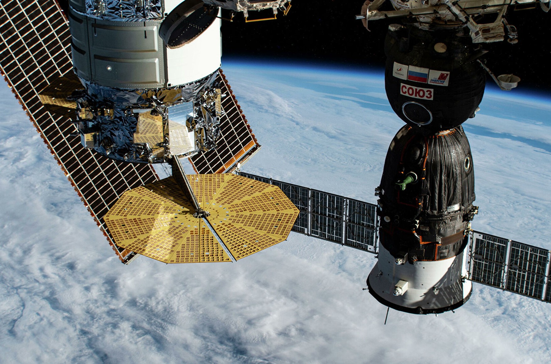 НАСА і «Роскосмос» домовилися продовжити роботу МКС до 2030 року