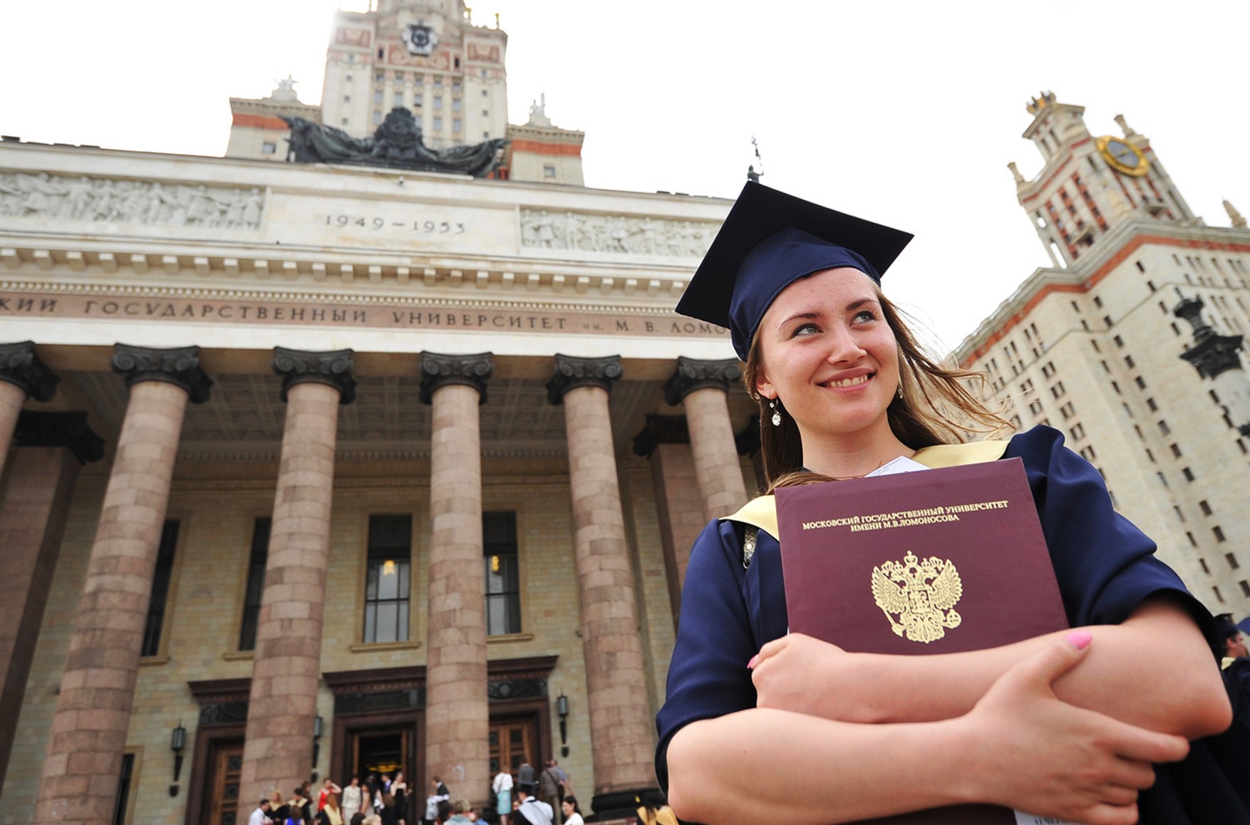 Міністерства освіти та науки рекомендував російським вузам провести випускні вечори в онлайн-форматі