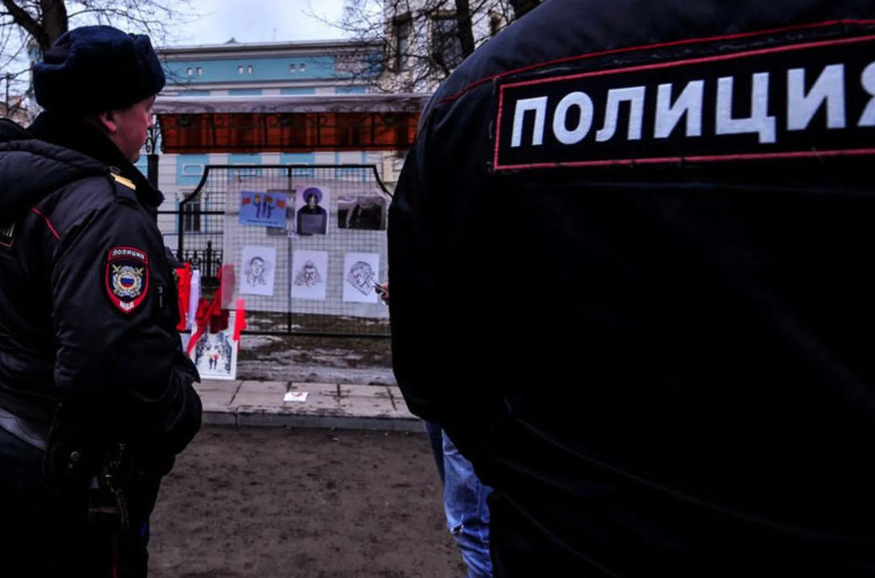 У Петербурзі поліція прийшла на виставку в підтримку політв'язнів