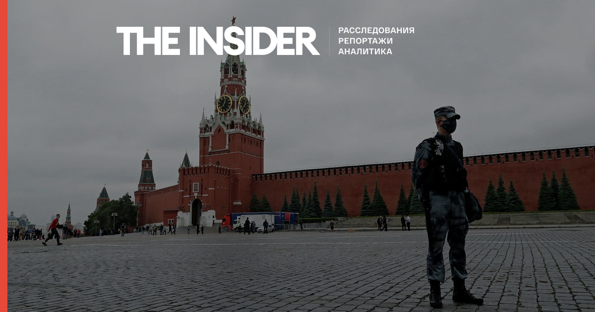У Москві затримали кореспондента видання Readovka, який знімав перформанс акціоніста Павла Крисевича