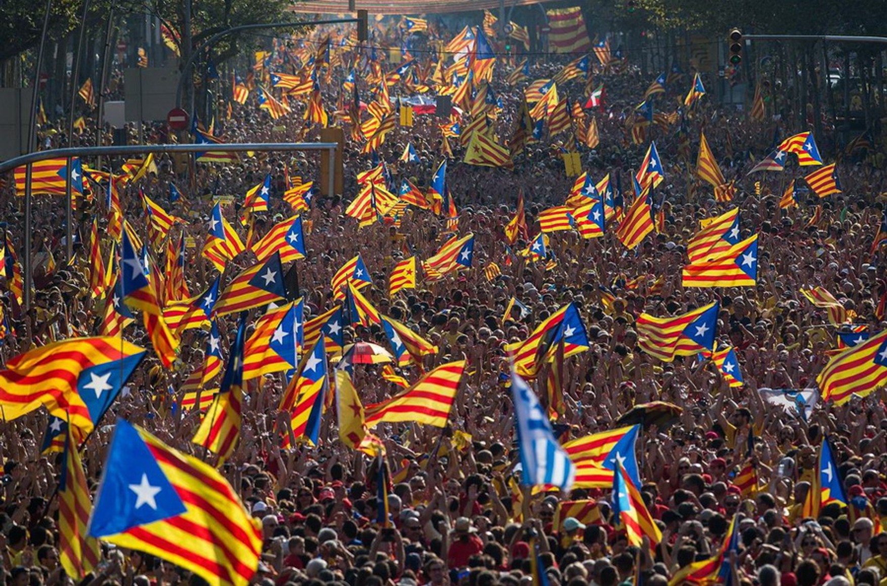Уряд Іспанії помилував 9 політиків, засуджених за референдум про незалежність Каталонії