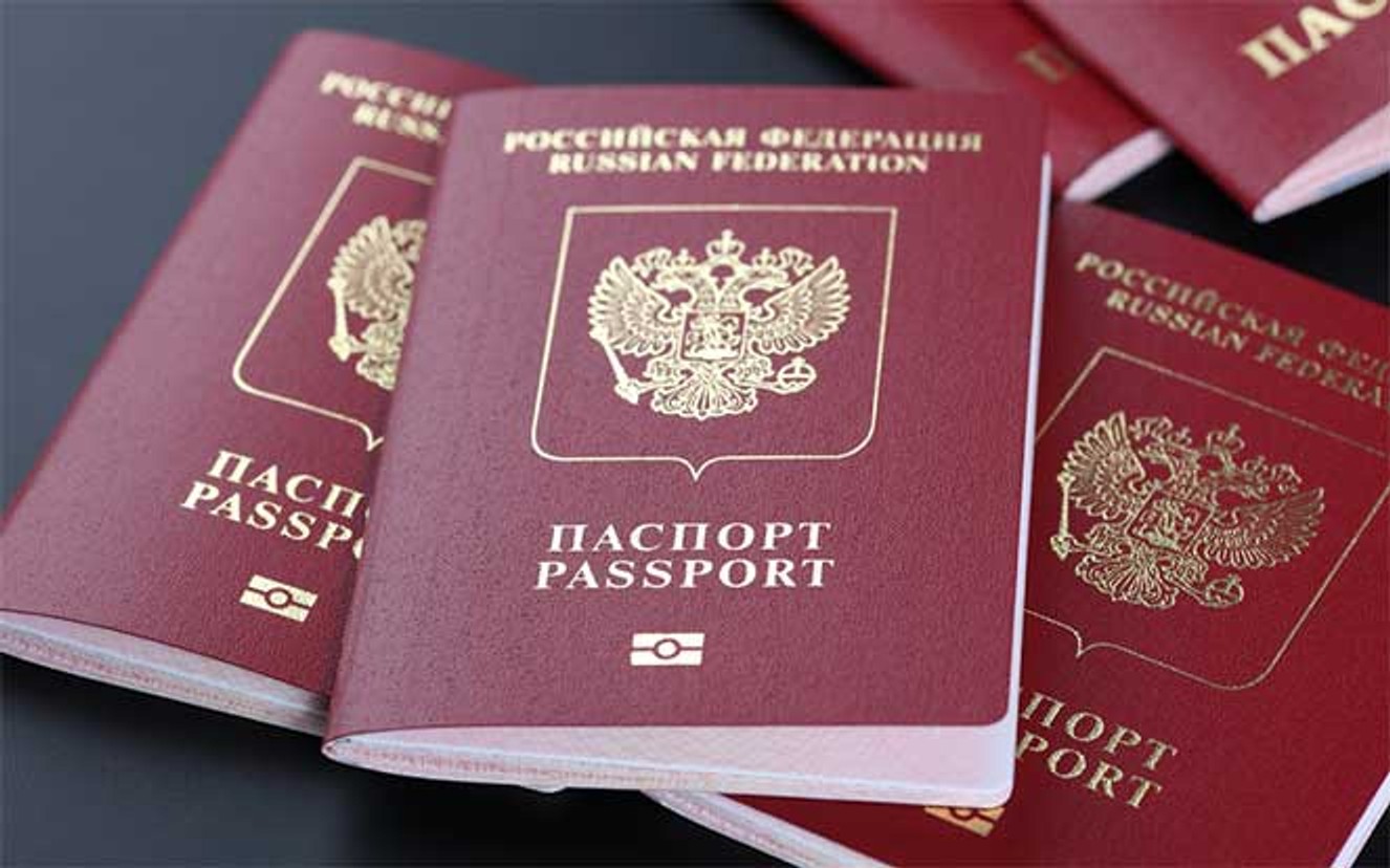 Уряд схвалив вилучення закордонних паспортів у боржників