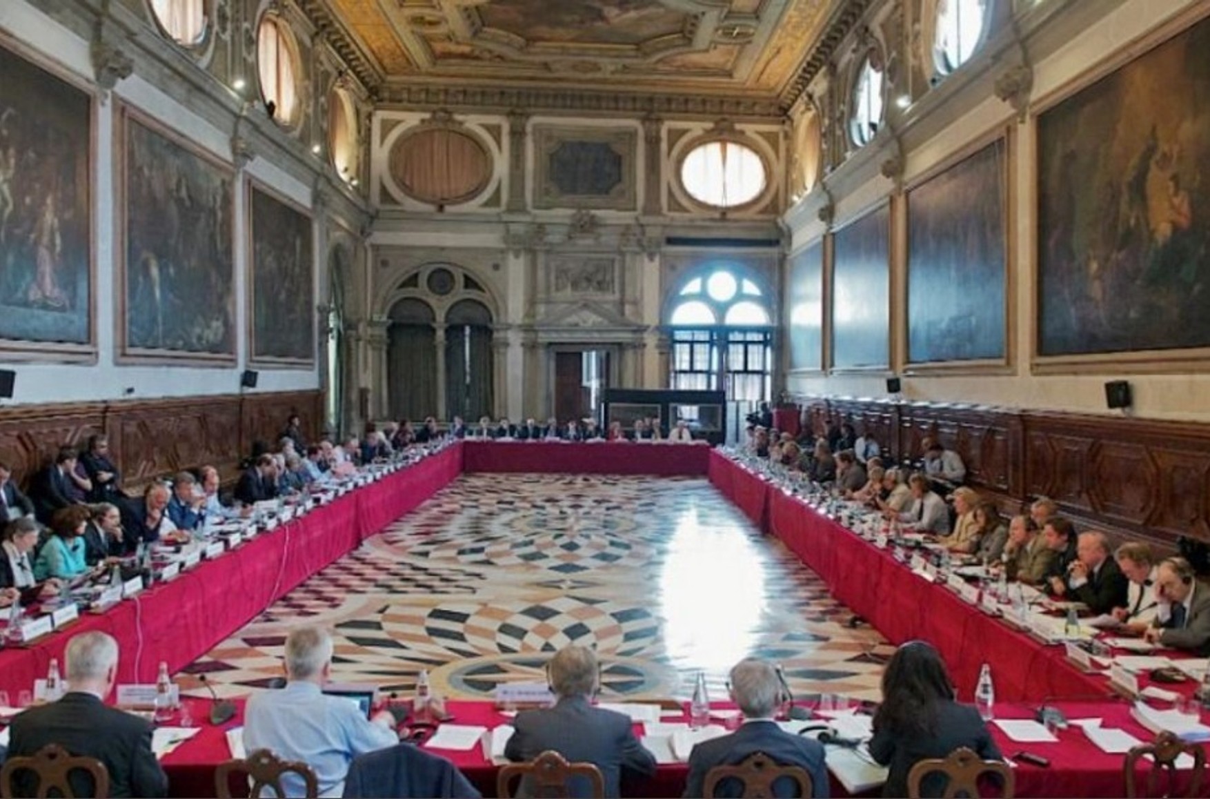 Венеціанська комісія рекомендувала Росії скасувати законодавство про іноземних агентів