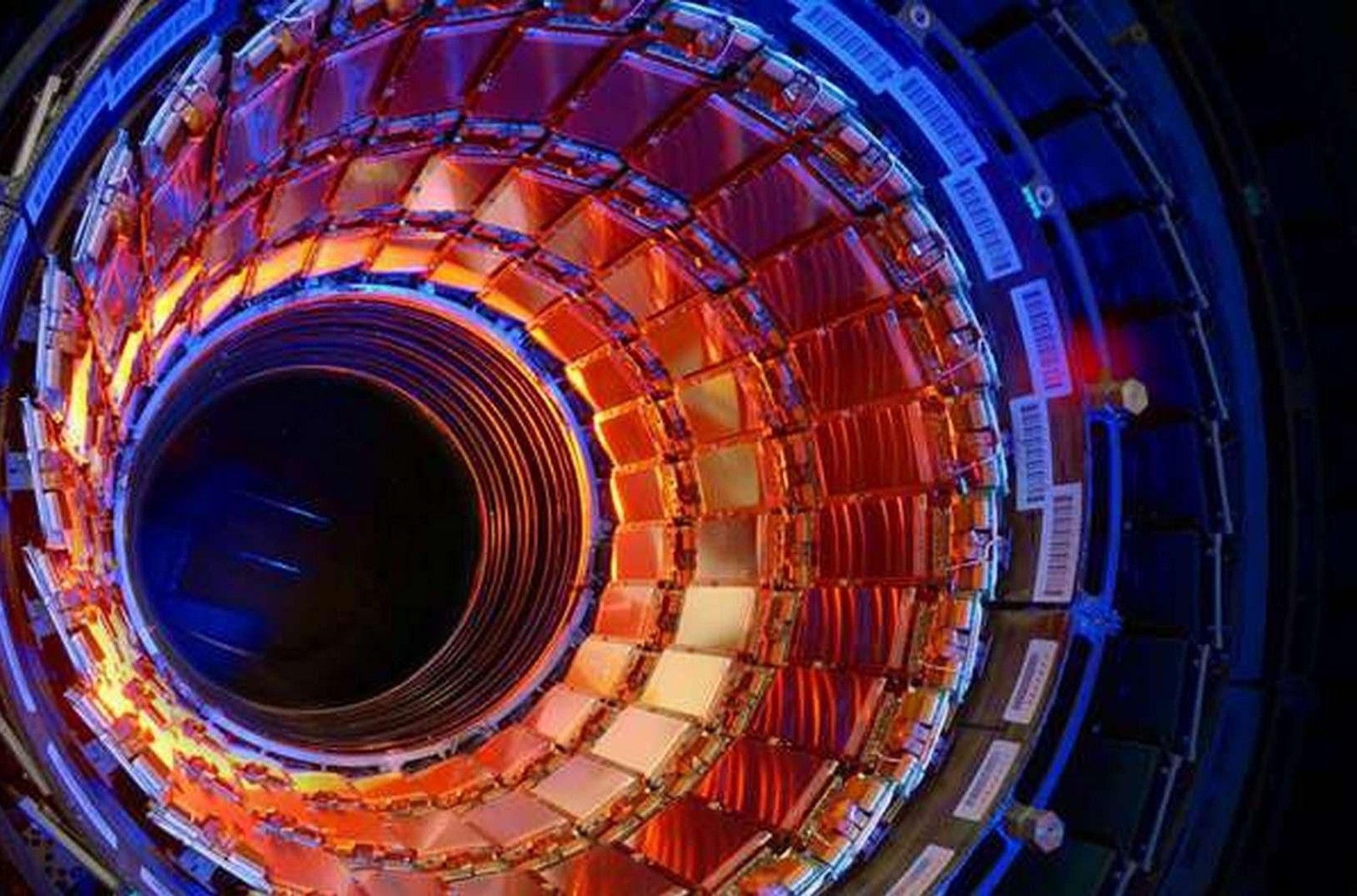 Вчені виявили нову форму матерії в ході експерименту на Великому адронному колайдері