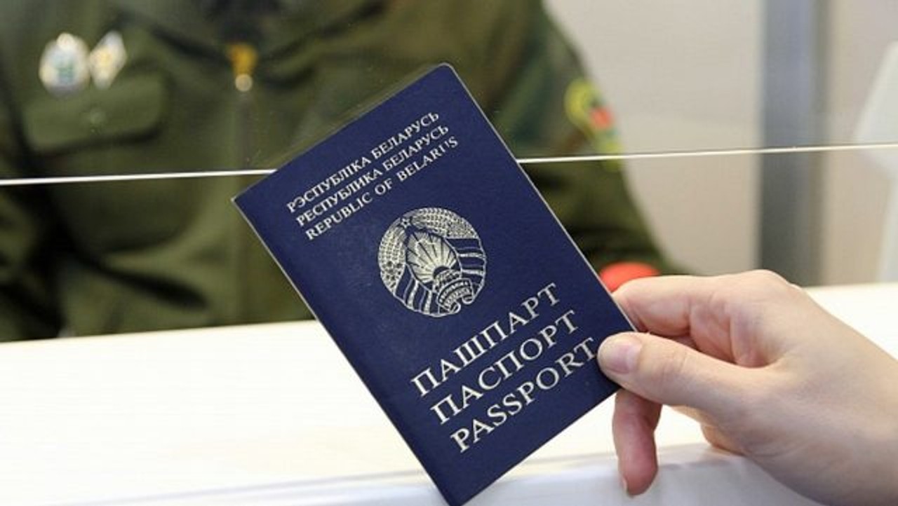 Білоруські хакери повідомили про отримання доступу до паспортних даних жителів країни і «прихованим записів» про керівництво силових структур