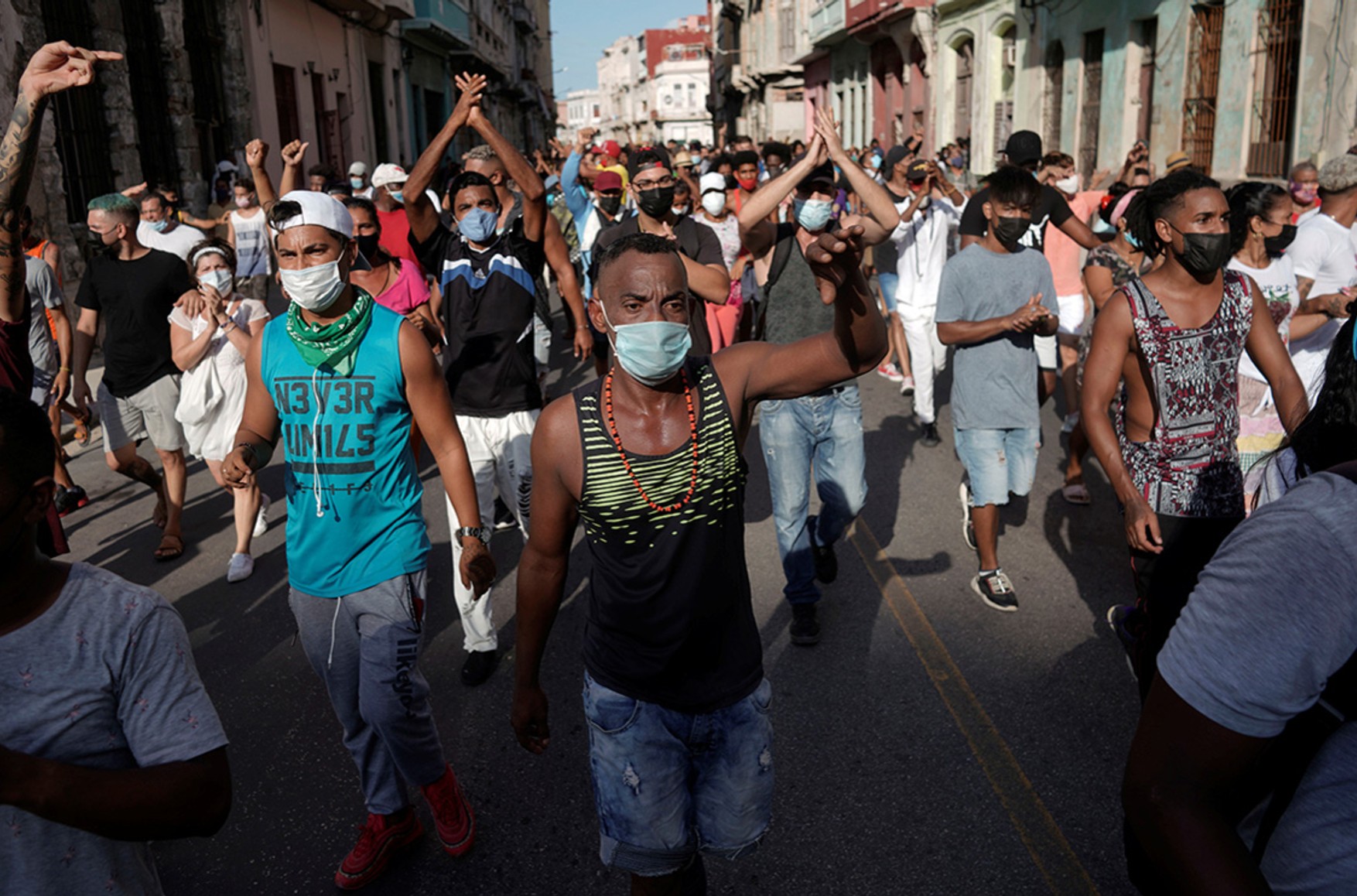Влада Куби тимчасово дозволили безмитне ввезення продуктів і ліків на тлі протестів
