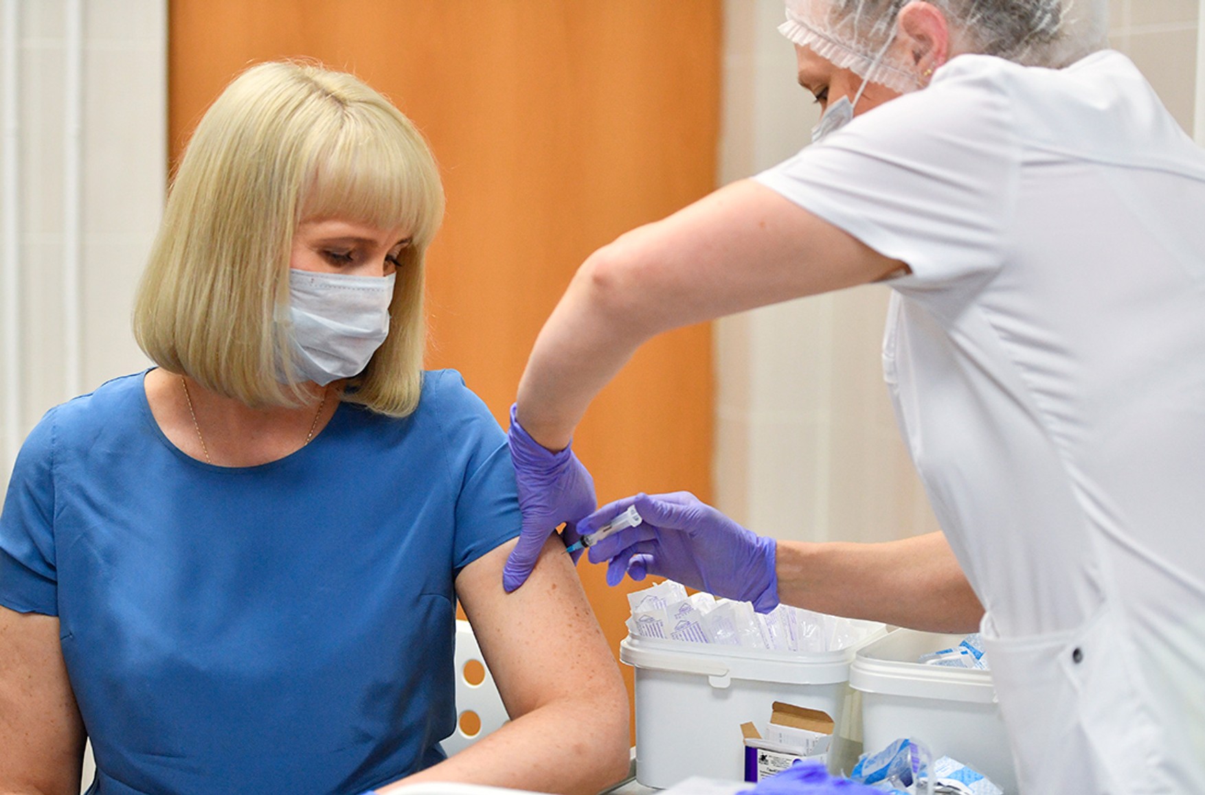 «Левада»: Більше 50% росіян не готові вакцинуватися від COVID-19