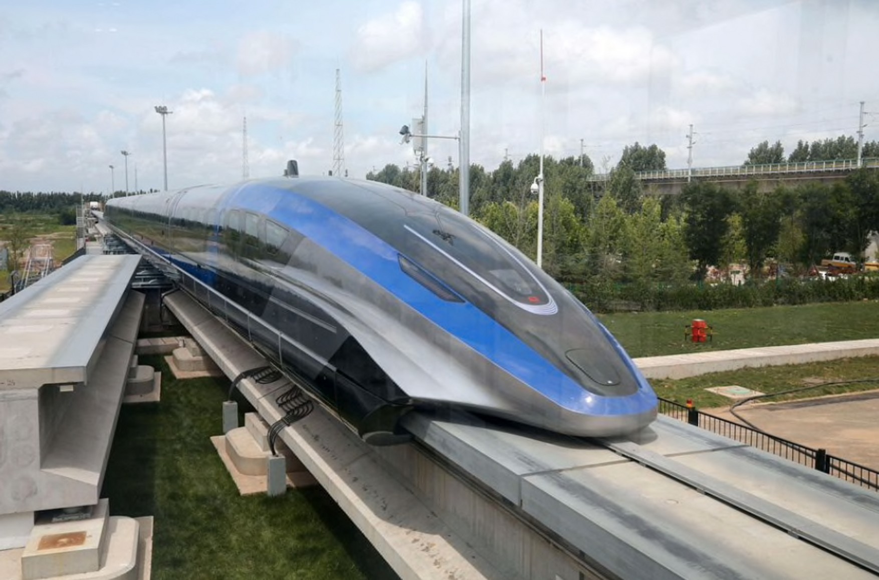 Китай представив потяг на магнітній підвісці, здатний розвивати швидкість до 600 км / год
