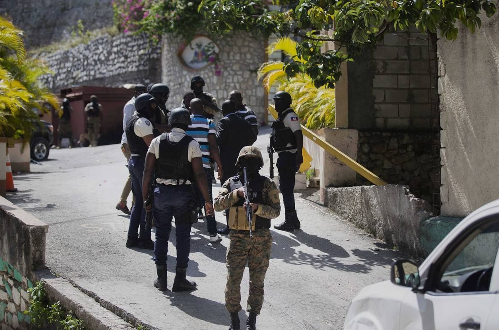 Поліція Гаїті застрелила чотирьох підозрюваних у вбивстві президента країни Жовенеля Моїз