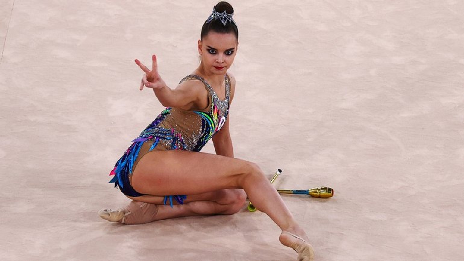 Росія вперше за 25 років залишилася на Олімпіаді без золота в художній гімнастиці. Діна Аверіна стала срібним призером