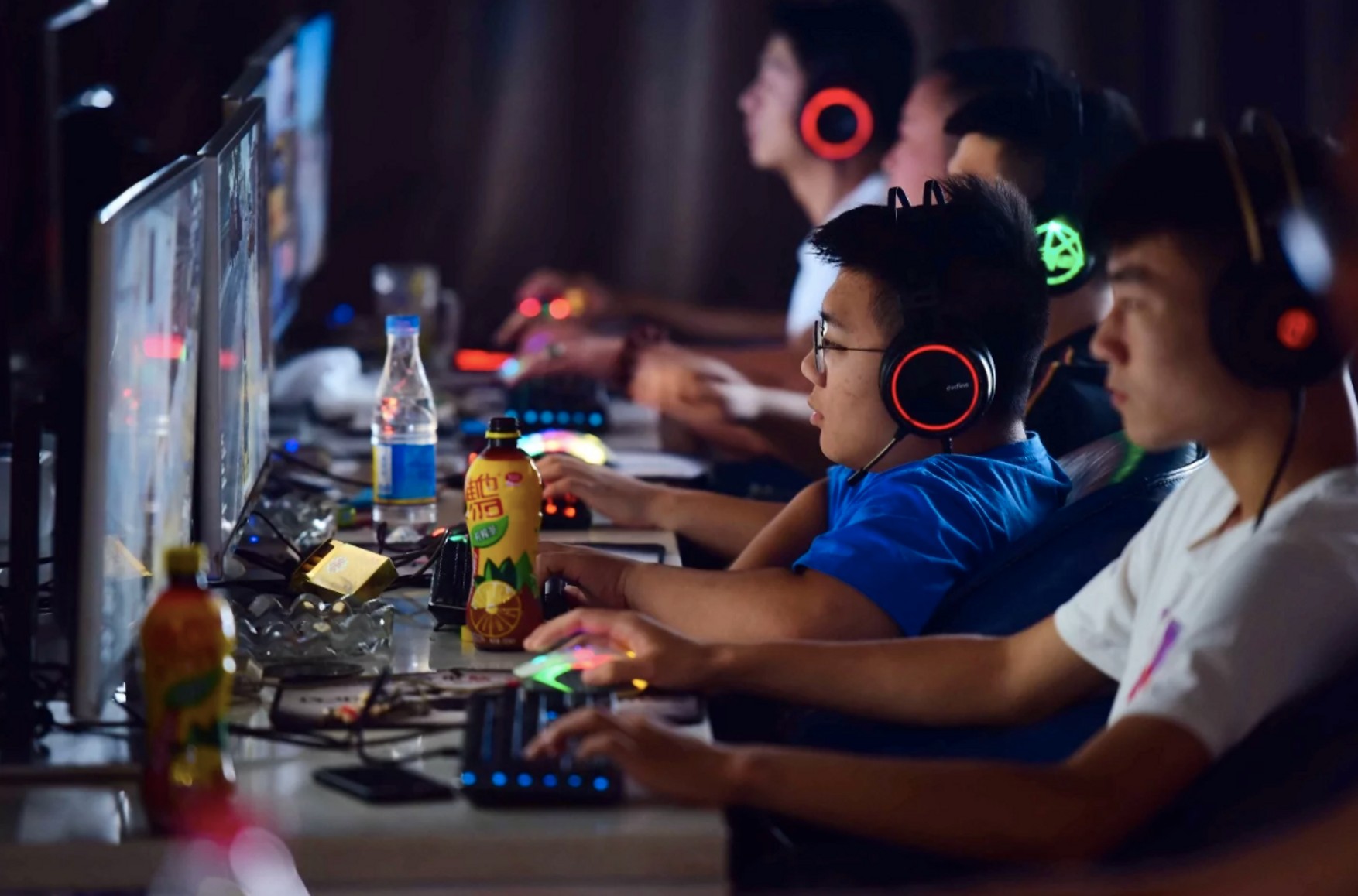У Китаї дітям заборонили грати у відеоігри в будні дні