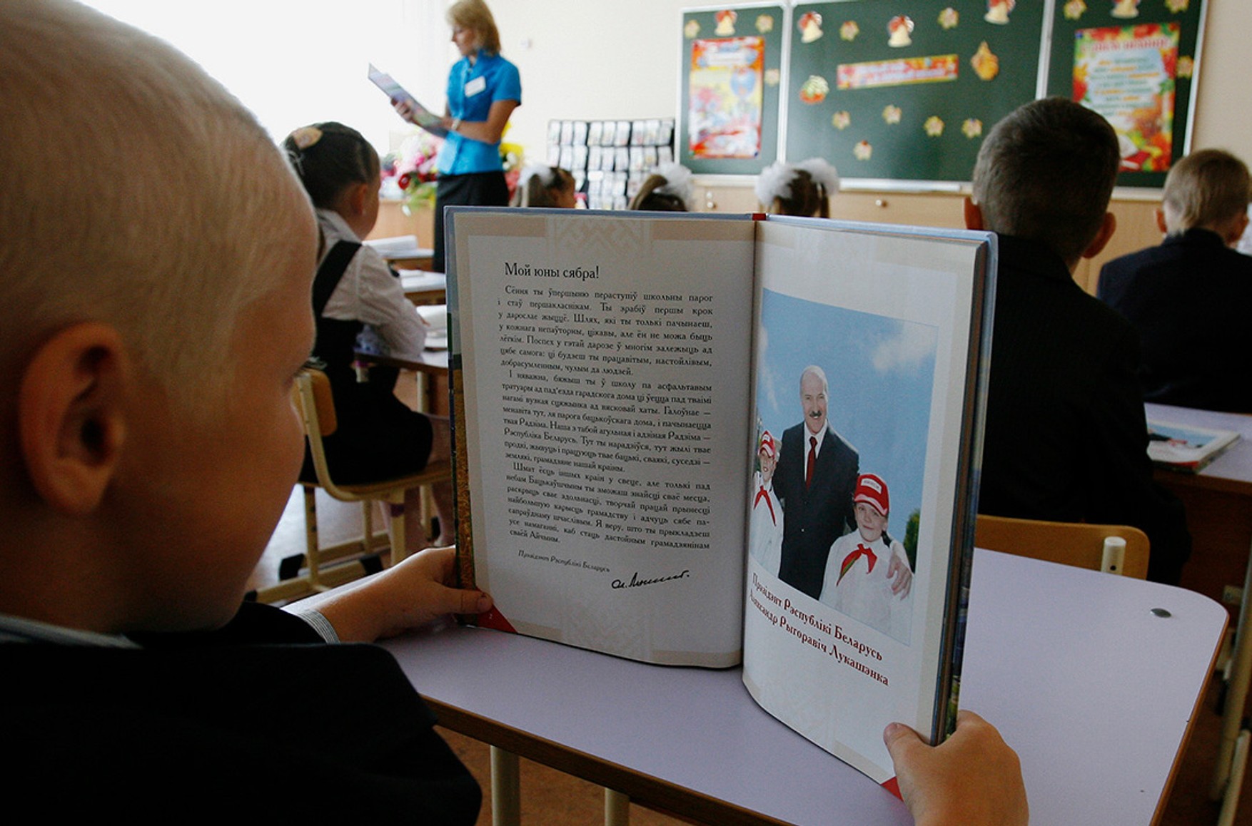 Зі шкільної навчальної програми в Білорусії пропали твори Набокова, Солженіцина і Алексієвич