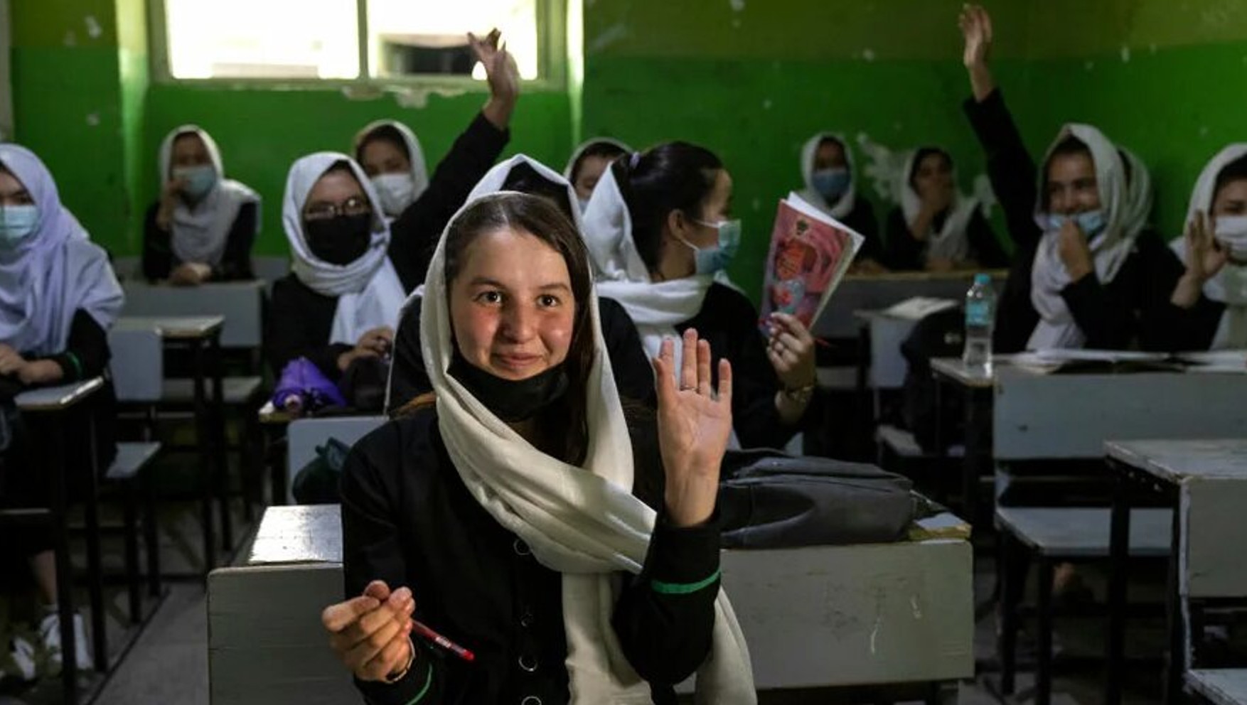 Таліби введуть в школах Афганістану окремі класи для хлопчиків і дівчаток