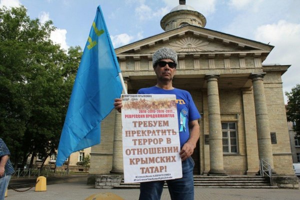 У Ленінградській області невідомий напав на активістів «Стратегії 18» під час пікету на підтримку кримських татар