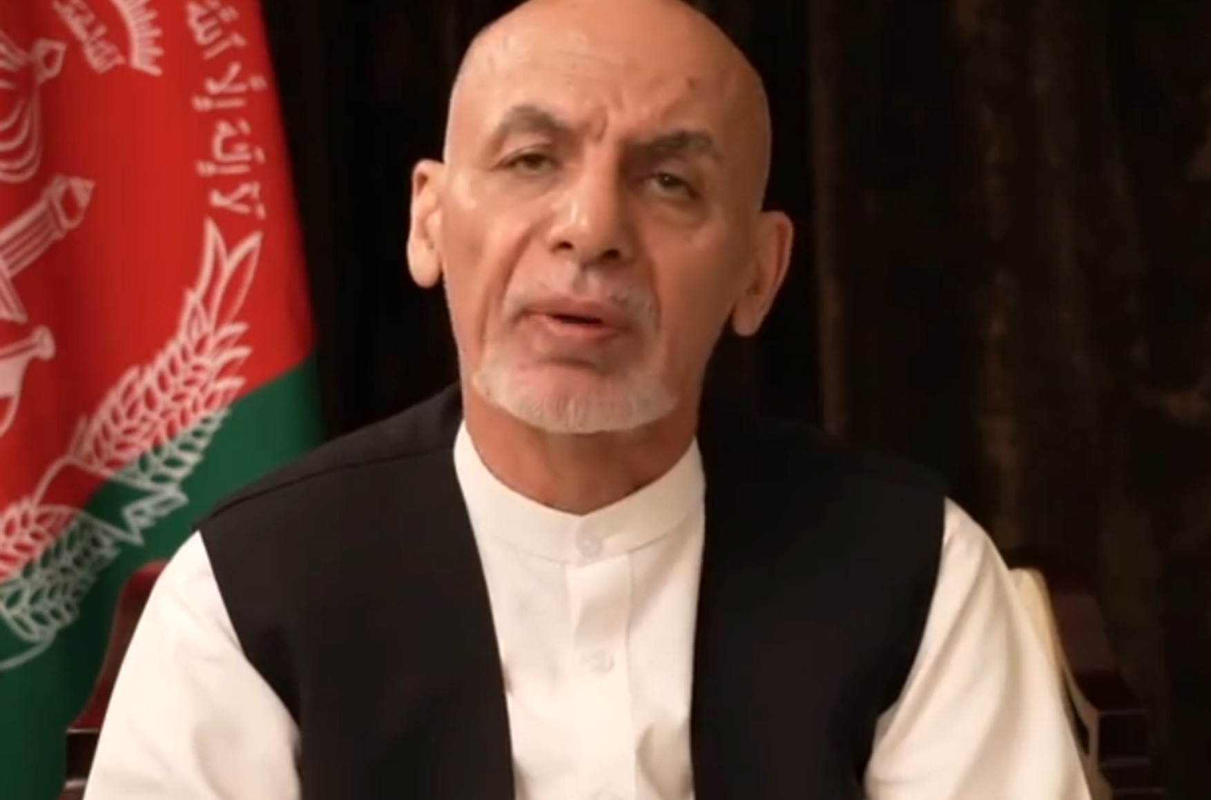 Президент Ашраф Гані заявив, що покинув Афганістан не по своїй волі і не відвозив з собою гроші