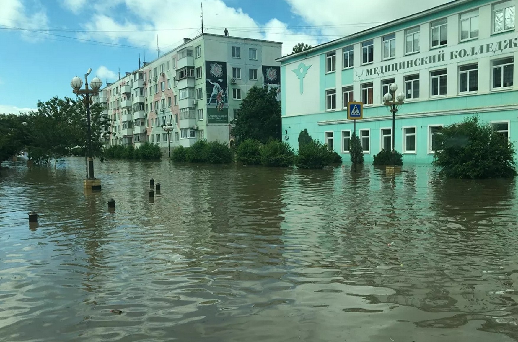 У затоплених дощами районах Керчі почалася евакуація жителів