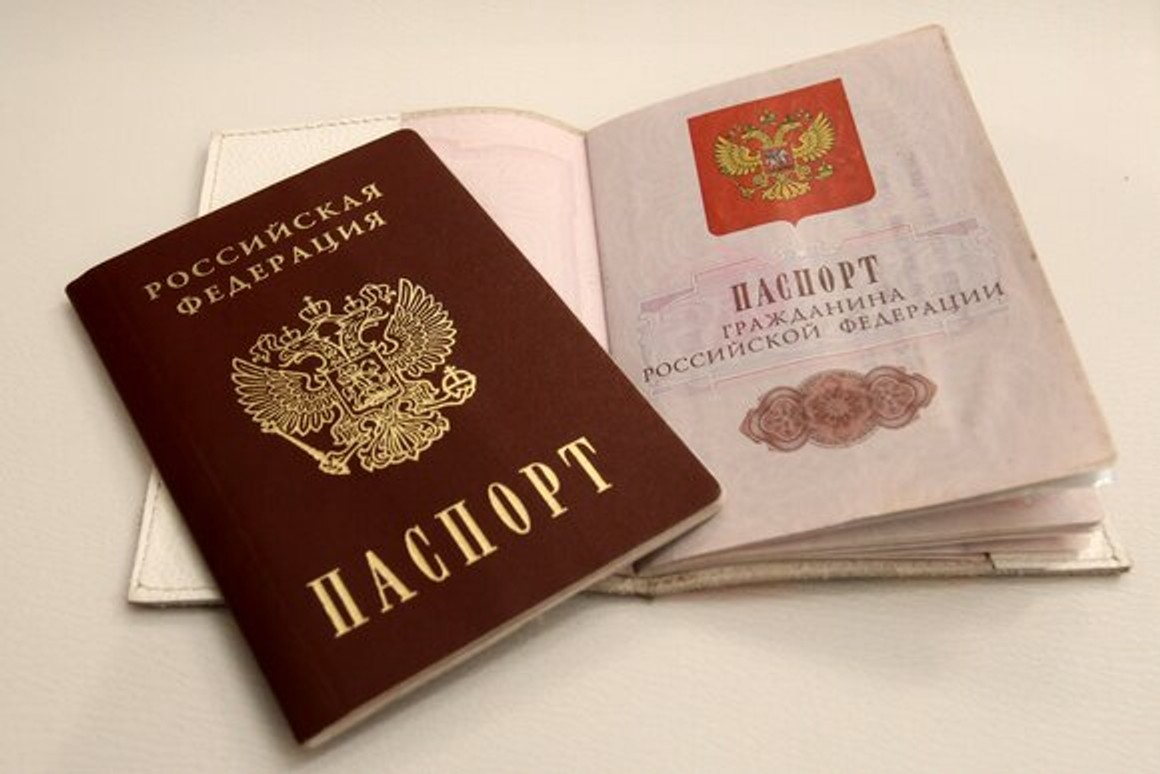 Жителю Росії без громадянства видадуть паспорт після того, як ЄСПЛ запропонував виплатити йому 9 тисяч євро компенсації