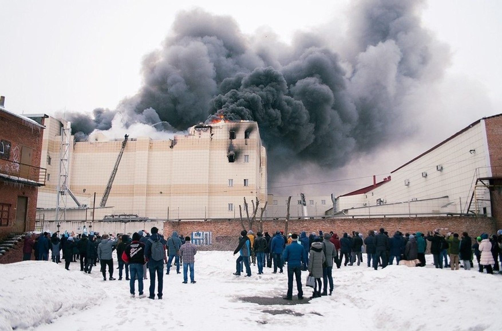 Суд в Кемерові визнав винними усіх фігурантів справи про пожежу в ТЦ «Зимова вишня», під час якого загинули 60 осіб, 37 - діти