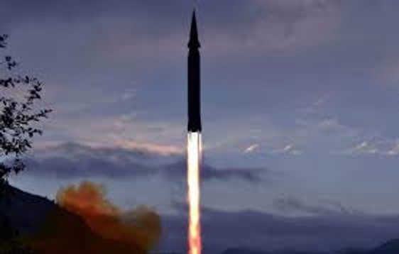 Північна Корея оголосила про запуск першої в історії країни гіперзвукової ракети «Хвасон-8»