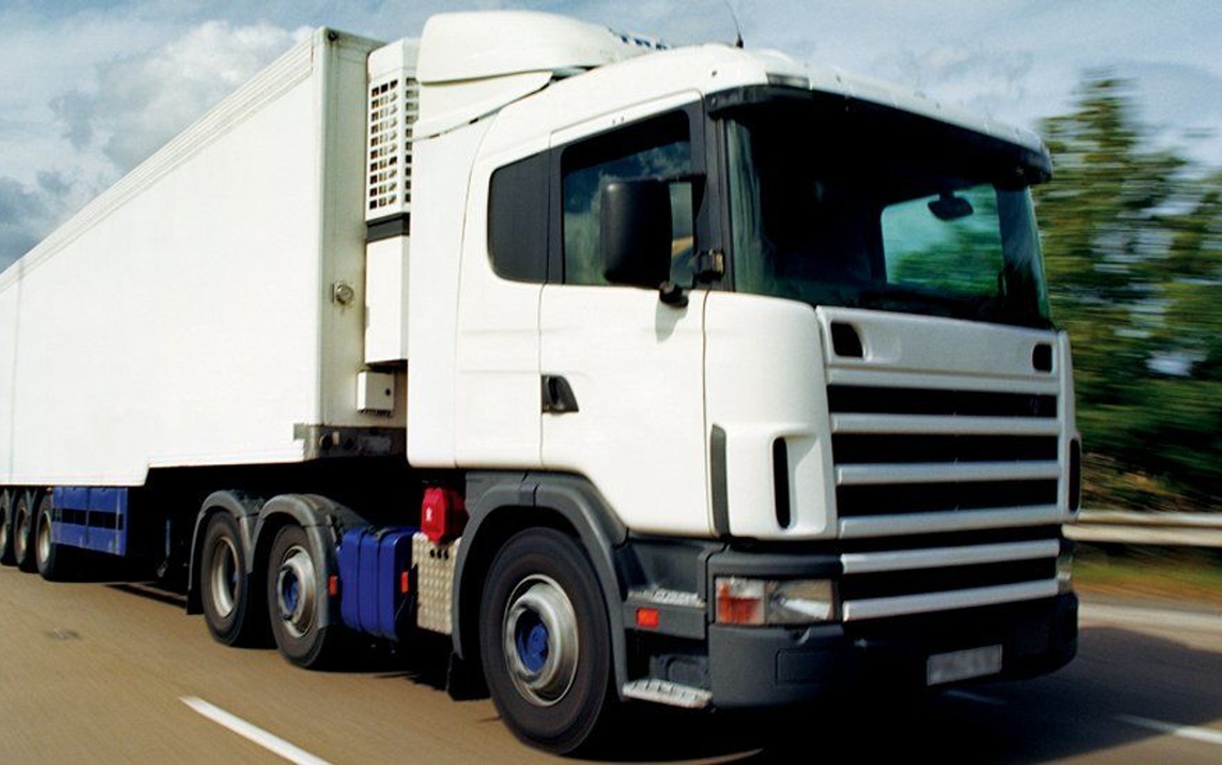 Великобританії загрожують перебої з поставками з-за браку 100 тисяч водіїв вантажівок