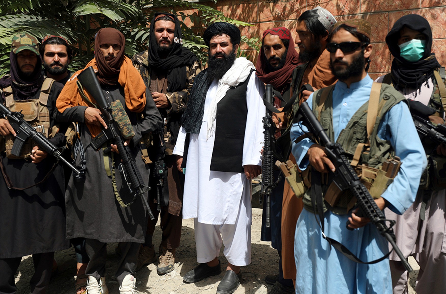 Євросоюз буде взаємодіяти з талібами заради мирного населення Афганістану
