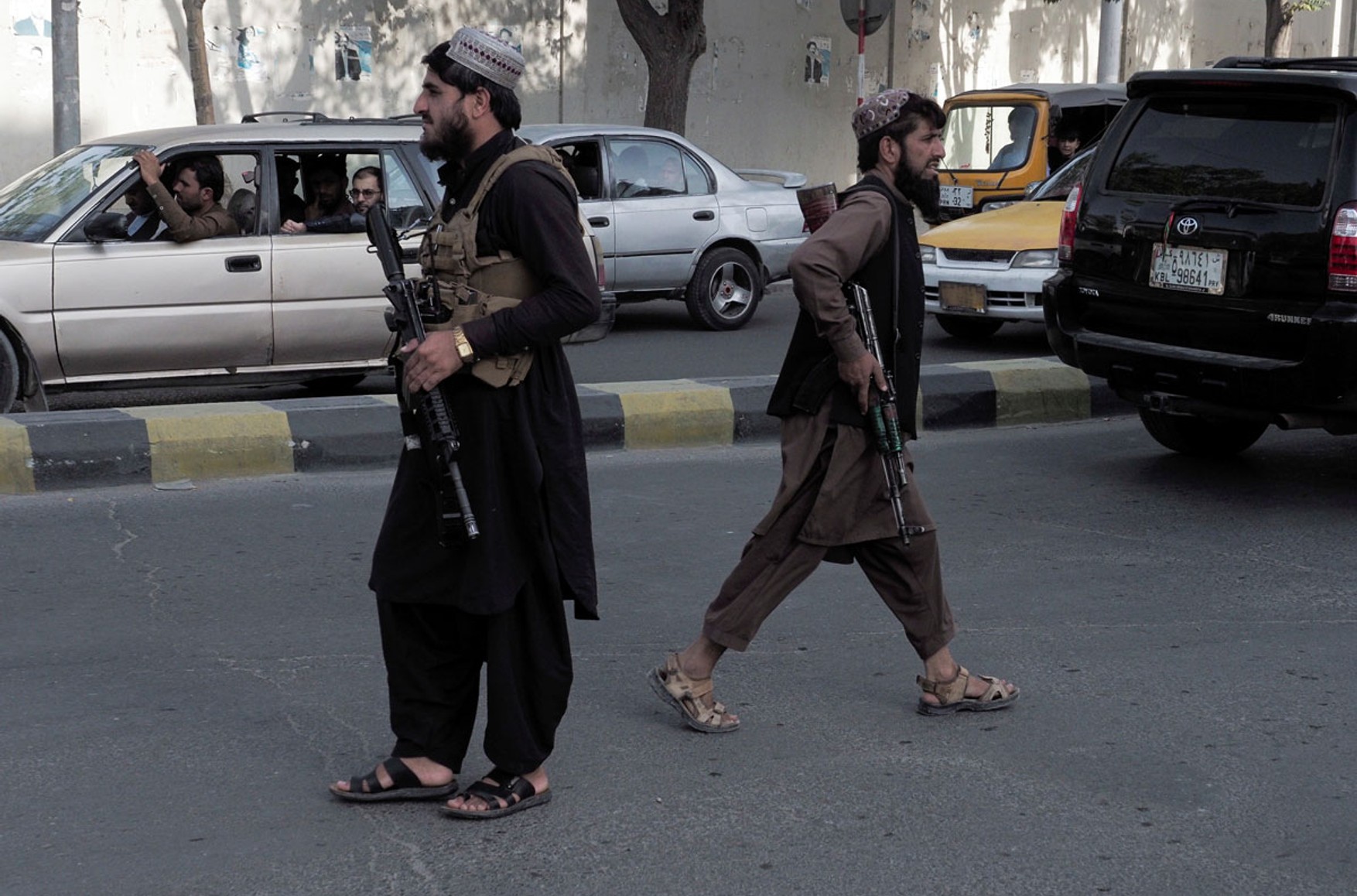 Таліби заборонили чоловікам в Афганістані голити бороди і ходити в барбершопи