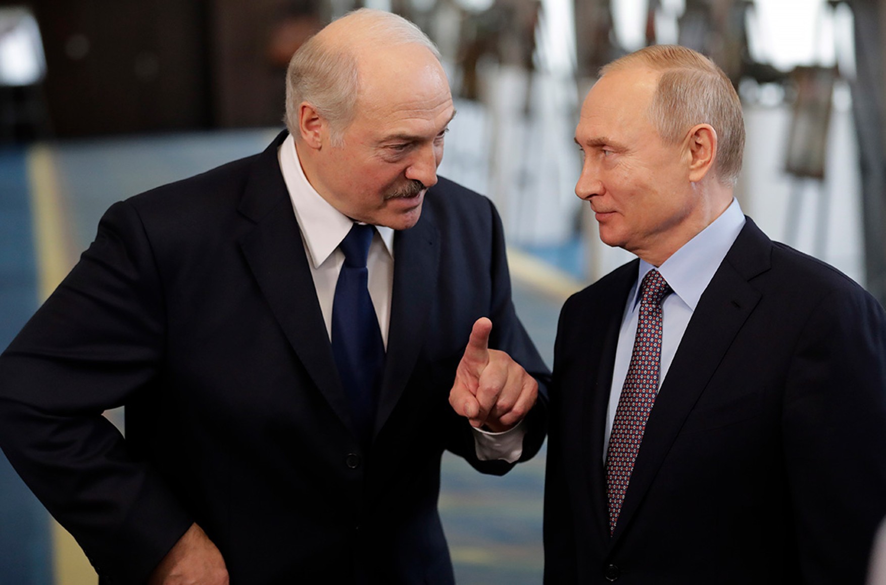 Лукашенко: «США розміщують в Україні військові бази, ми обговорювали це з Путіним». Олександр Гольц: «Президенти двох країн брешуть як дихають»