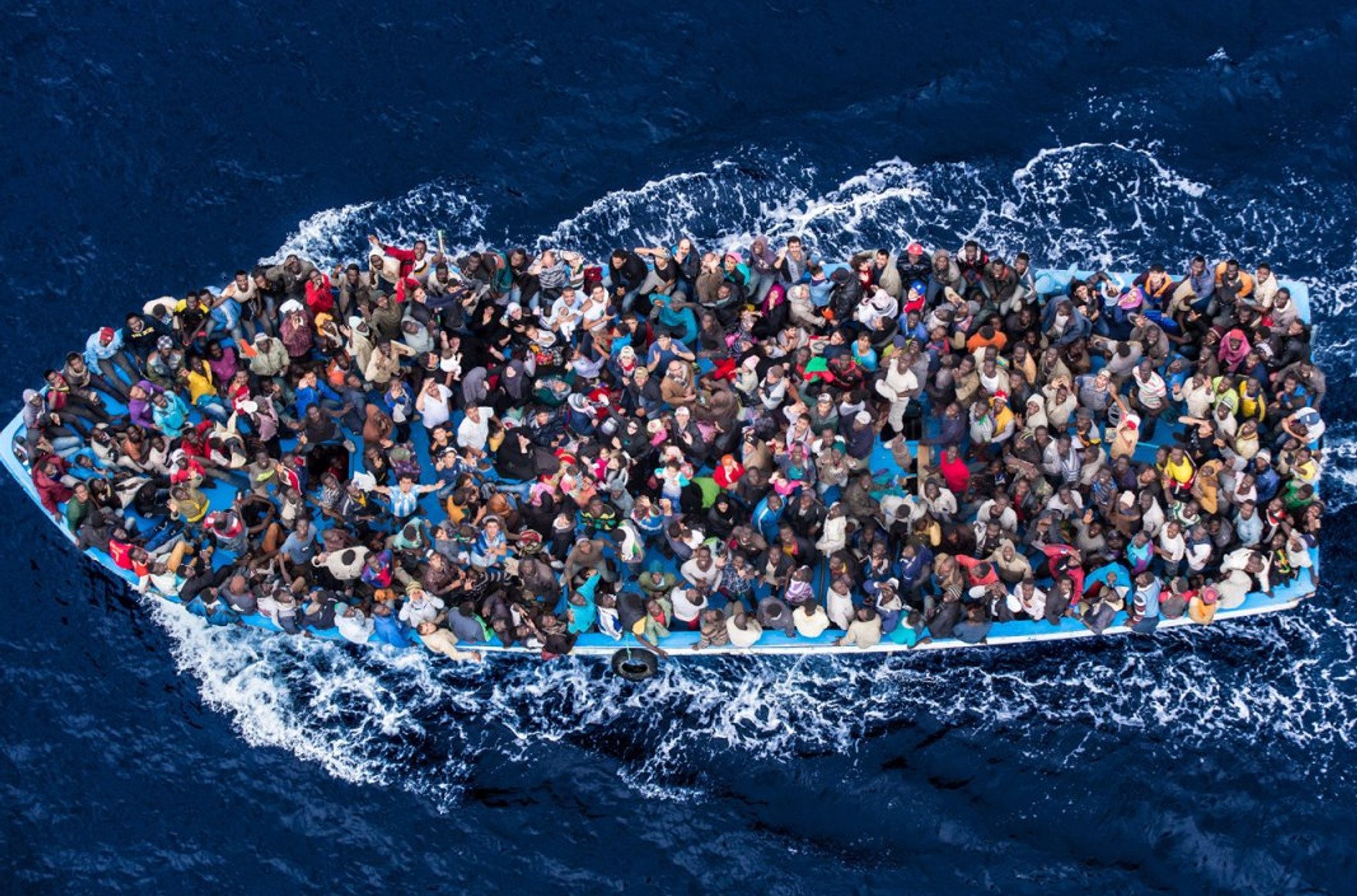 Іспанські рятувальники перехопили понад 200 нелегалів, які намагалися потрапити в країну по морю