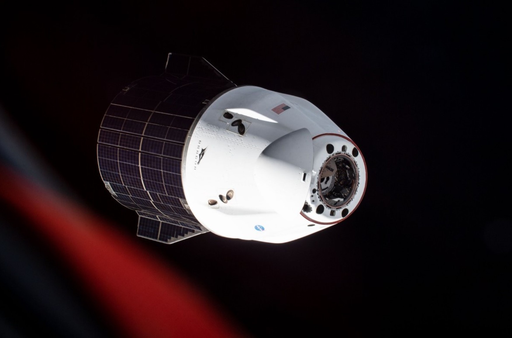 Американський космічний корабель Cargo Dragon успішно повернувся на Землю