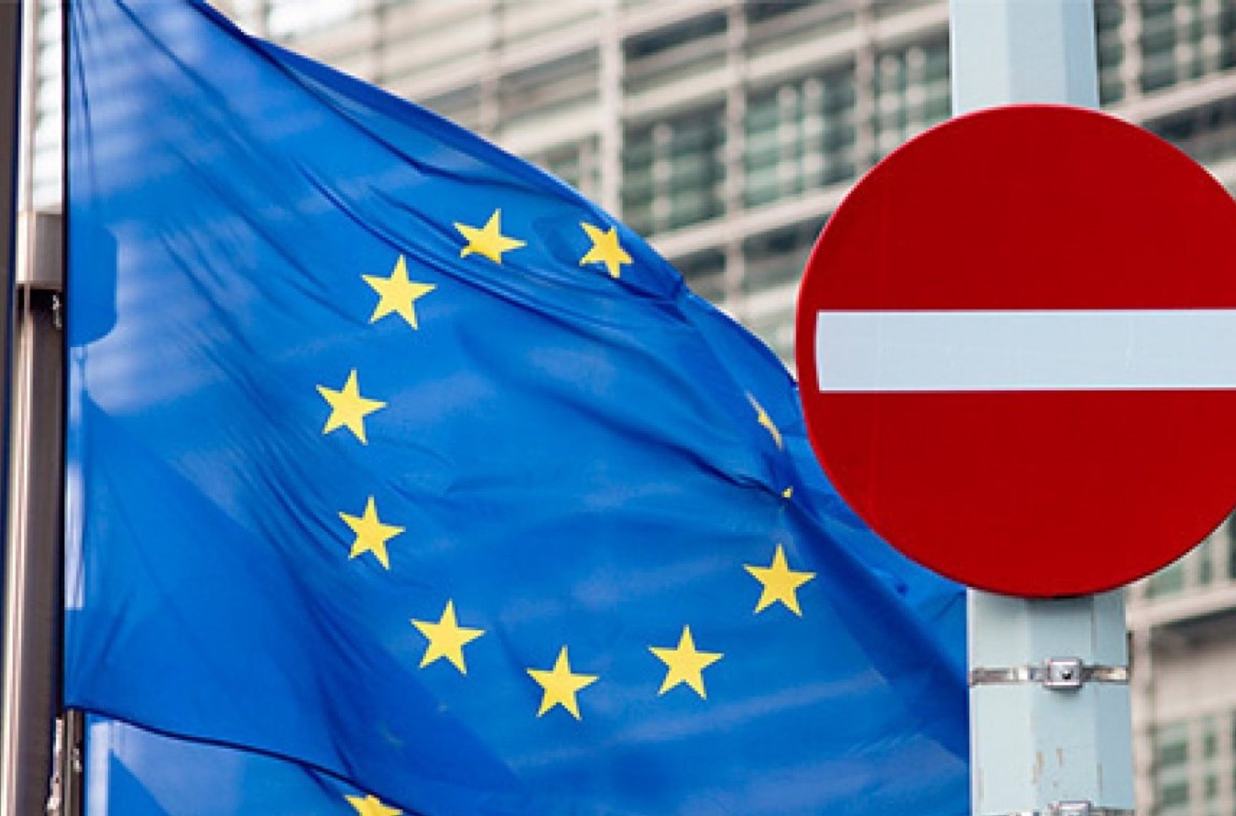 ЕС ввел новые санкции против РФ. Компаниям не будут присваиваться кредитные рейтинги, останавливаются поставки предметов роскоши