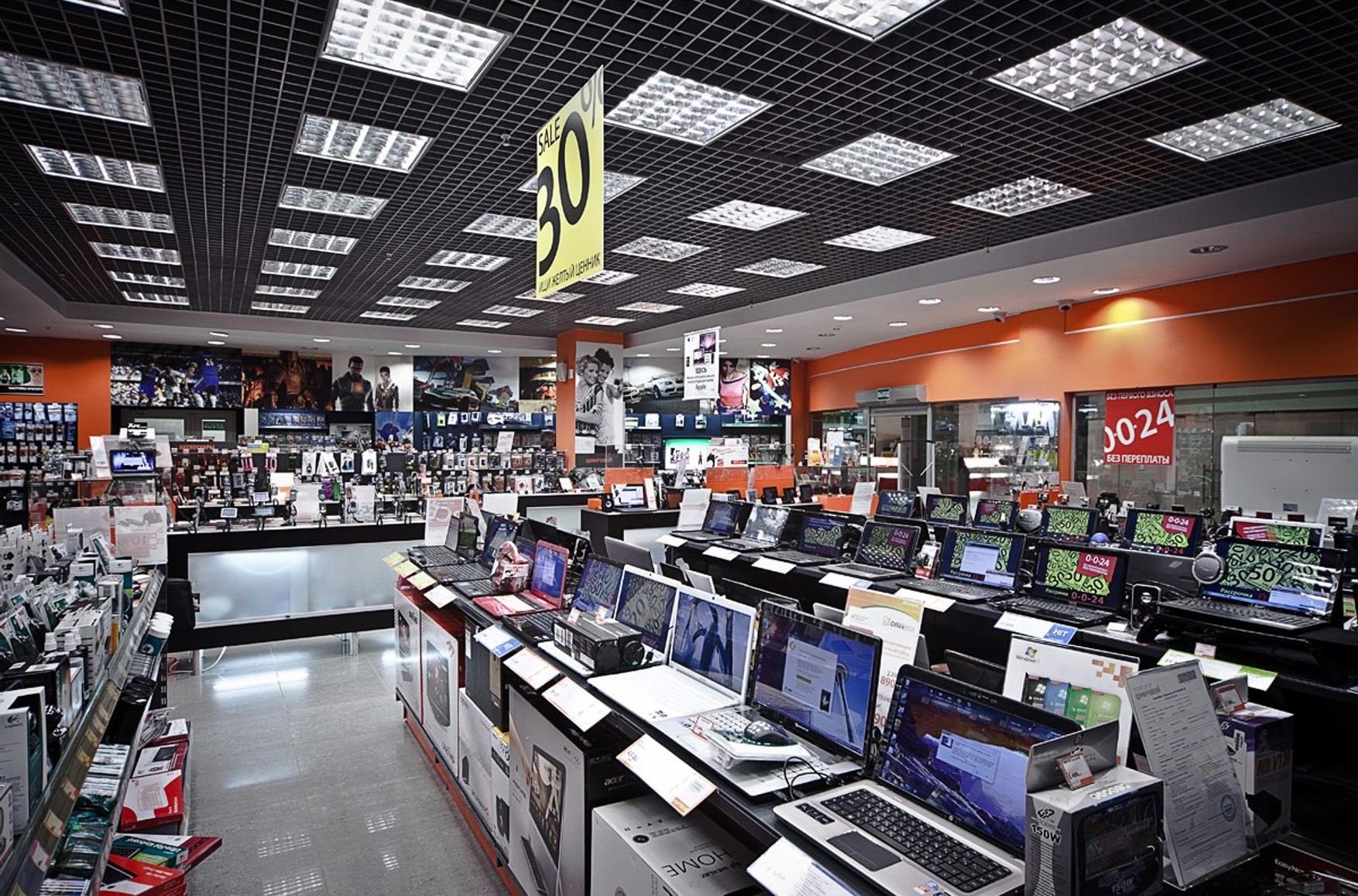 Магазины электроники отказываются от продаж в рассрочку и кредит — «Известия»