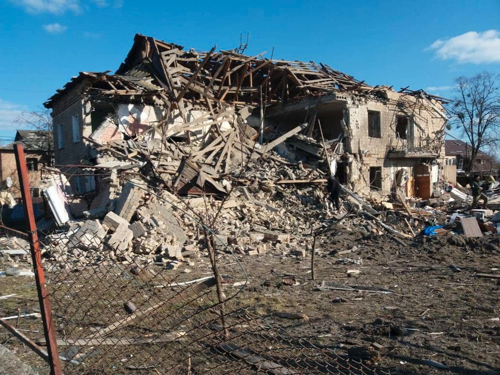 Фейк «Вестей недели»: российские войска в Украине не ведут артобстрелов жилых домов