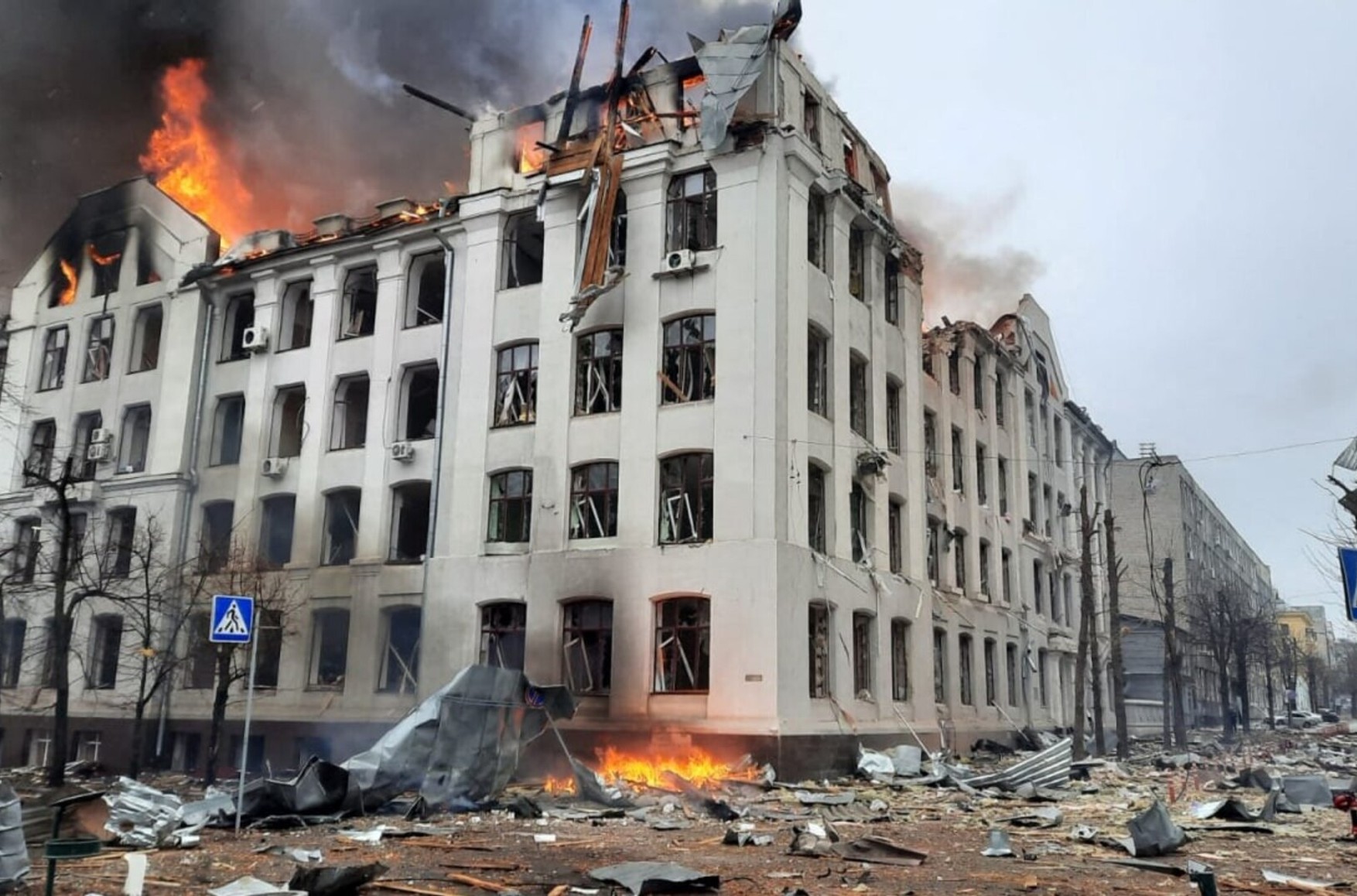 «Цель этой войны — уничтожение Украины и украинской нации». Россия продолжает заверять об отходе к Донбассу, но на фронте изменений не видно