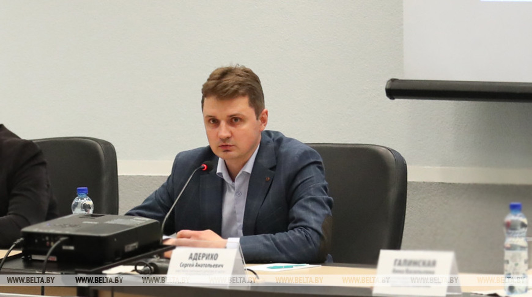 Заместитель директора белорусского госагентства БЕЛТА приговорен к 5 годам колонии за передачу информации оппозиции 